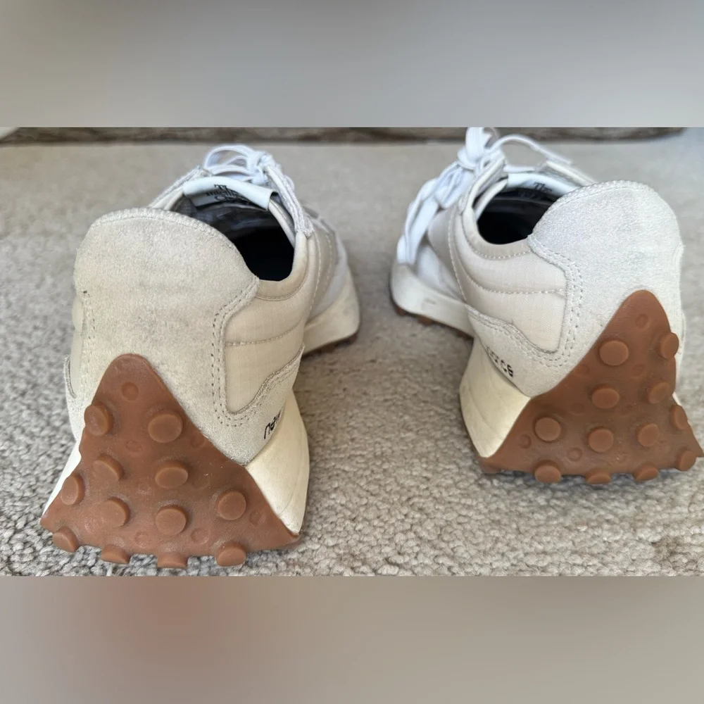 New Balance 327 off White Sneakers
Men’s 8.5 Women’s 10 - Picture 4 of 7